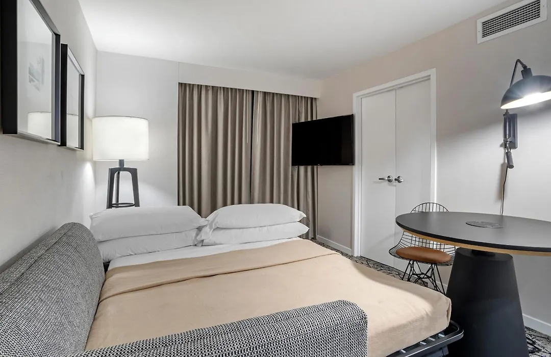 Sheraton Suites Old Town Alexandria-1